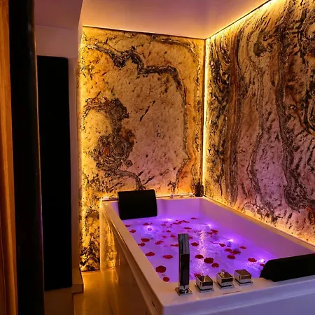 Champs-elysees Loveroom & Διαμέρισμα *