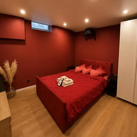 Champs-elysees Loveroom &